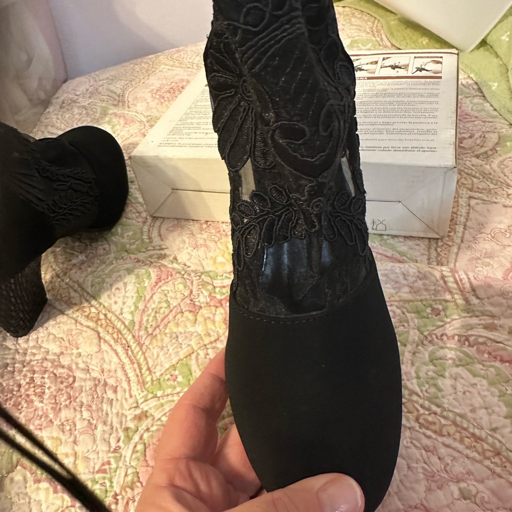 MXO Black Lace Ankle Booties - Picture 6 of 7